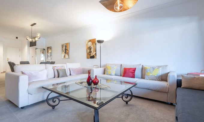 Puerto Banus Apartment | Modern Ground Floor Holiday Apartment – Embrujo Playa, Puerto Banús