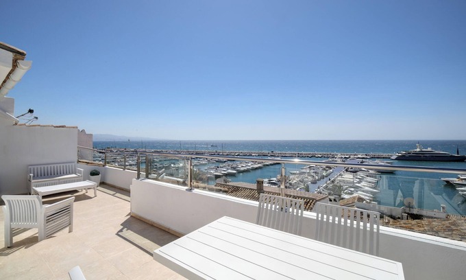 Puerto Banus Apartment | Puerto Banus, Marbella Luxury in centre of port amazing views near golf