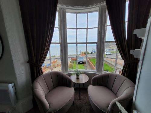 Scarborough Apartment | Sea View flat 2 with Fast WiFi and FREE parking