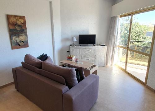 Marbella City Centre Apartment | Skol 427 Spacious 1 Bedroom Apartment with Sea Views