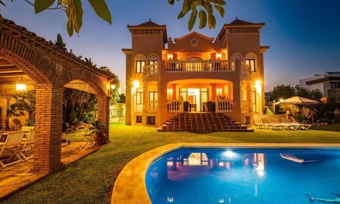San Pedro de Alcantara Villa | Villa heated pool, BBQ