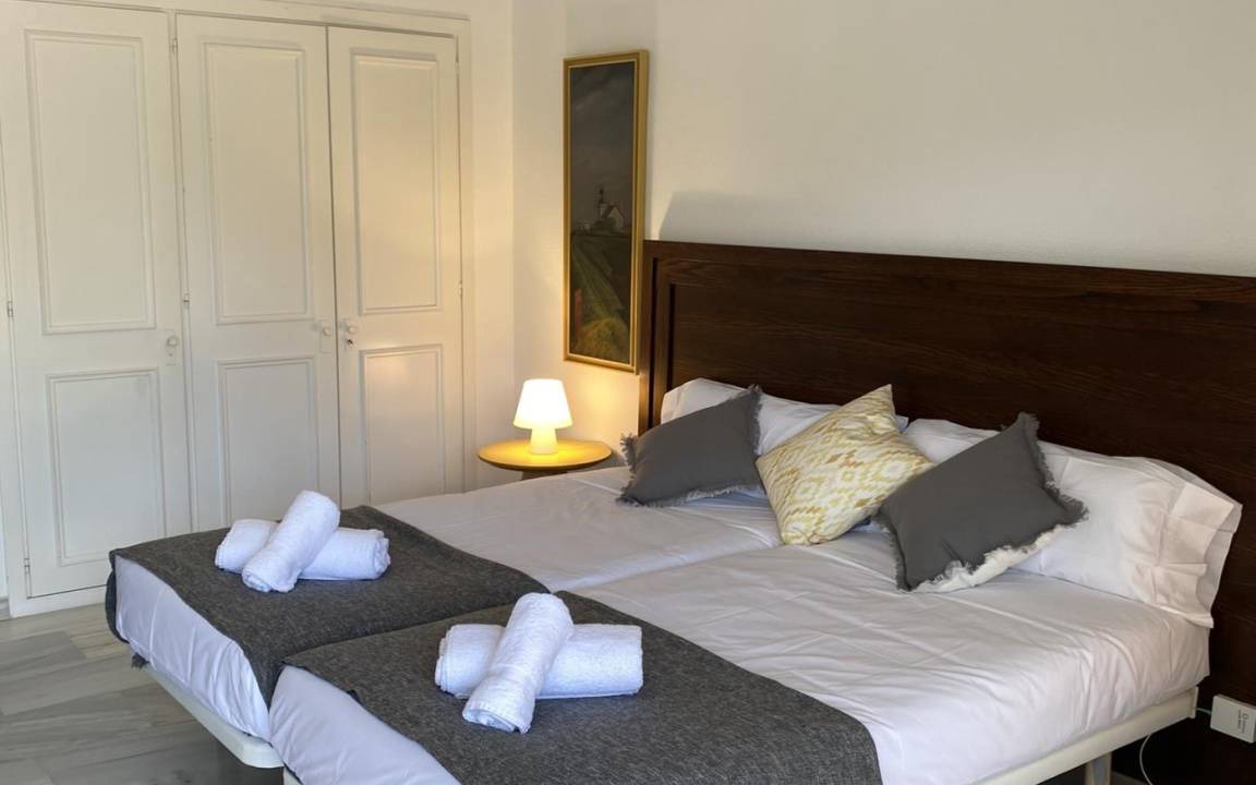 Photo of Bedroom in Golden Mile