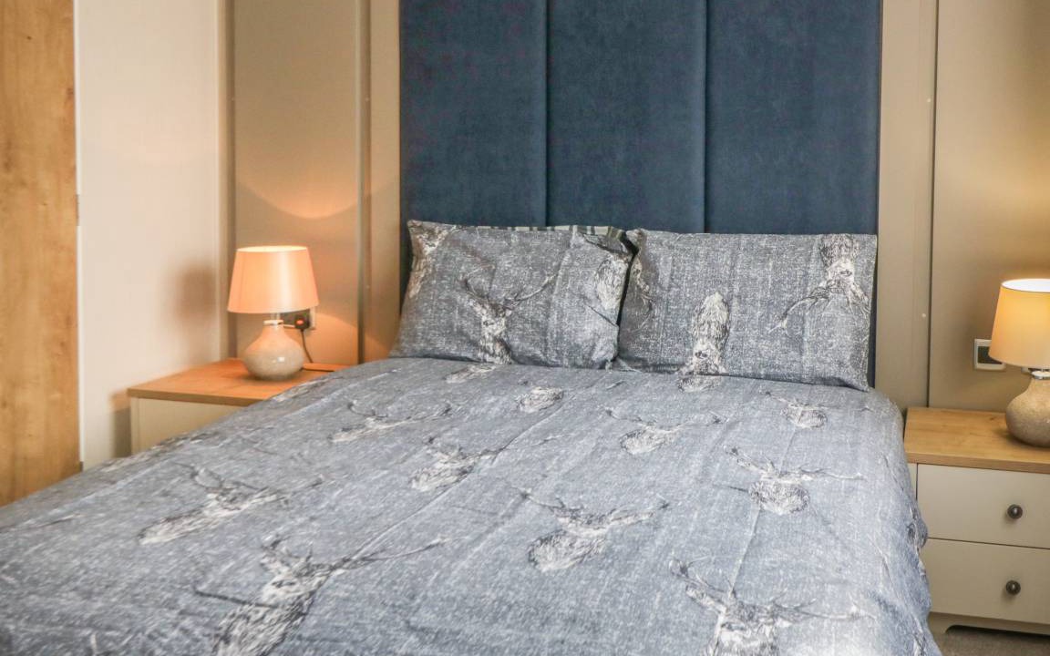 Photo of Bedroom in Cayton Bay