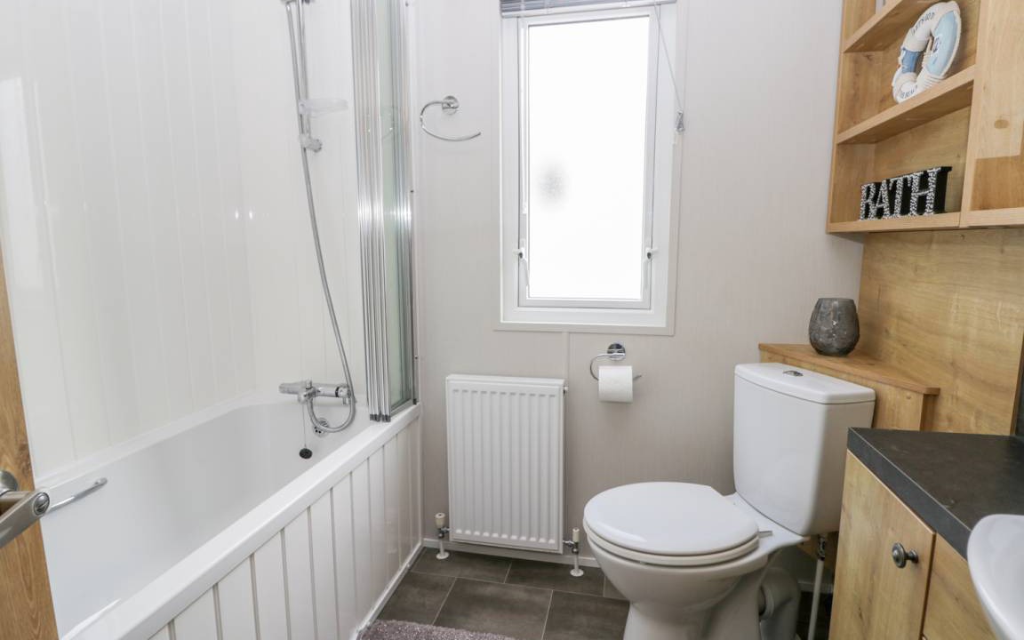 Photo of Bathroom in Cayton Bay