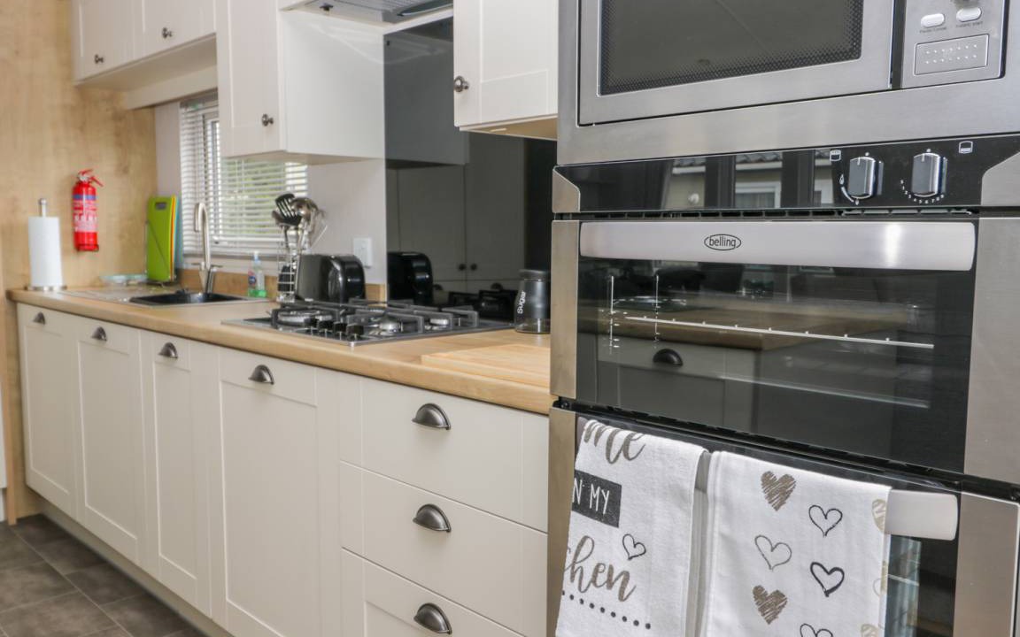 Photo of Kitchen in Cayton Bay