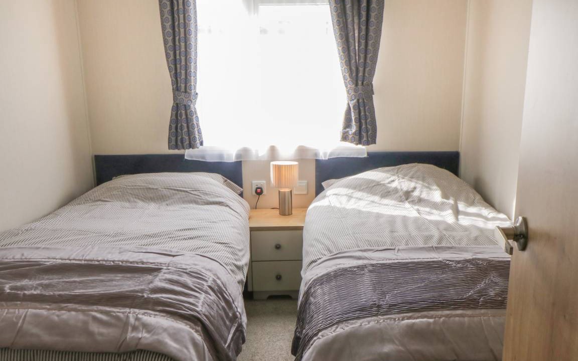Photo of Bedroom in Cayton Bay