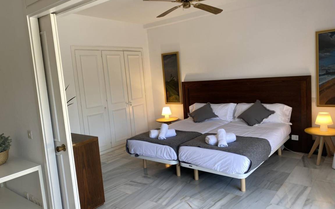 Photo of Bedroom in Golden Mile