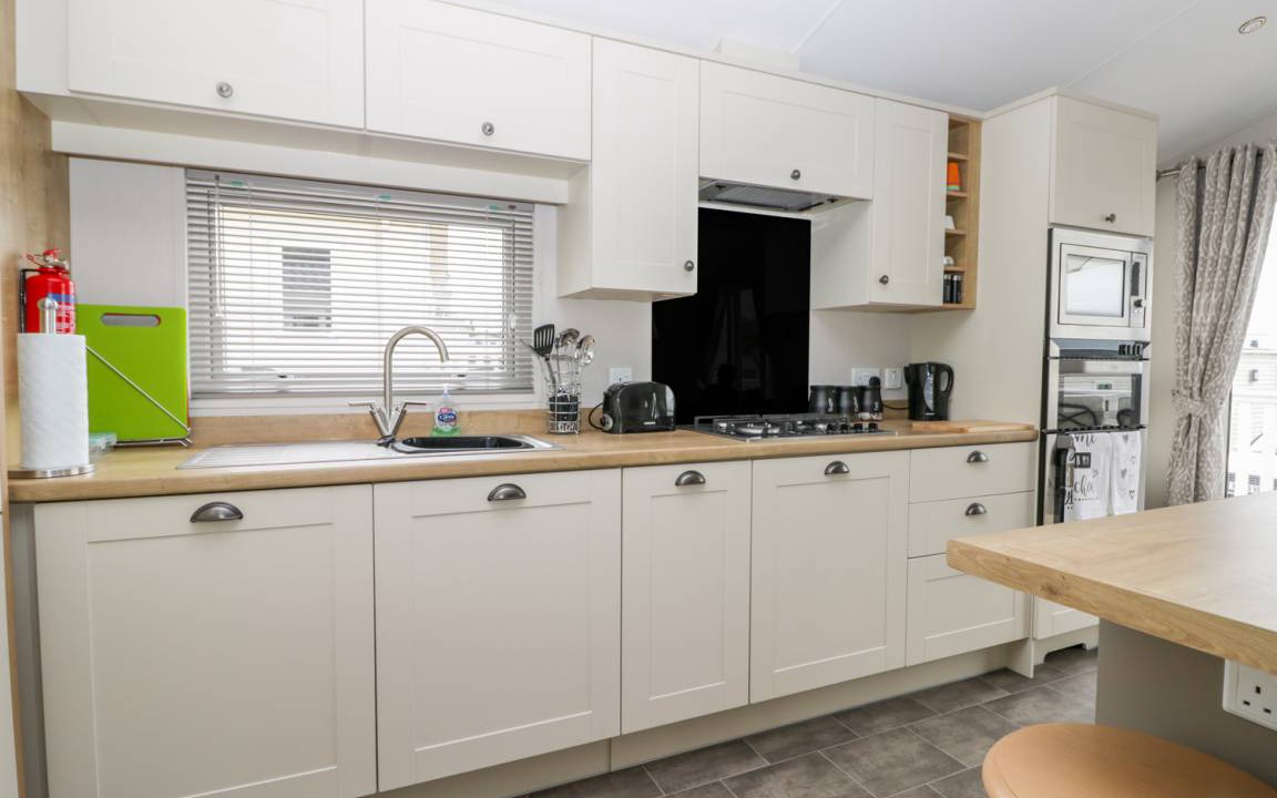 Photo of Kitchen in Cayton Bay