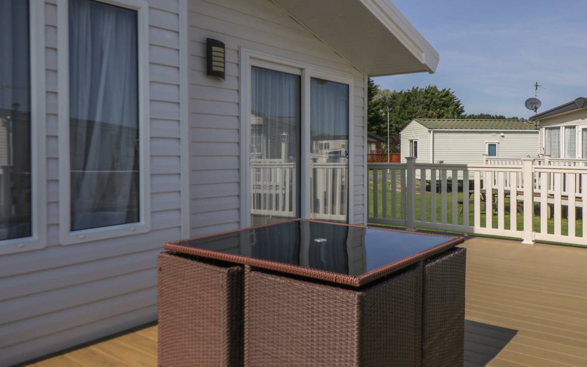 Photo of Patio Balcony in Cayton Bay