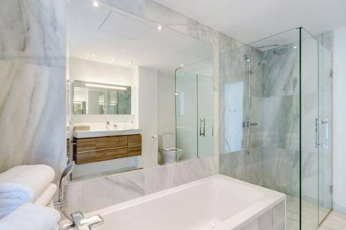 Photo of Bathroom in Urbanizacion Hacienda las Chapas