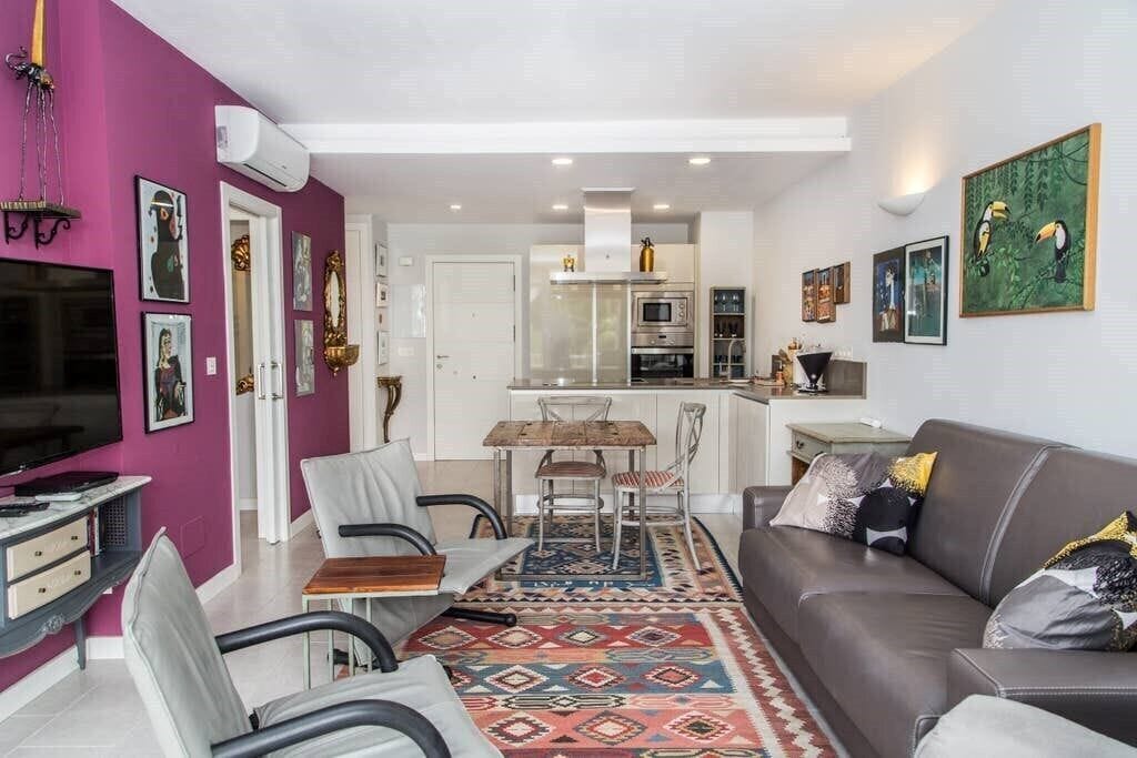 Photo of Livingroom in Golden Mile