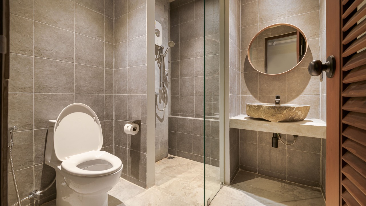 Photo of Bathroom in Thanon Phetchaburi