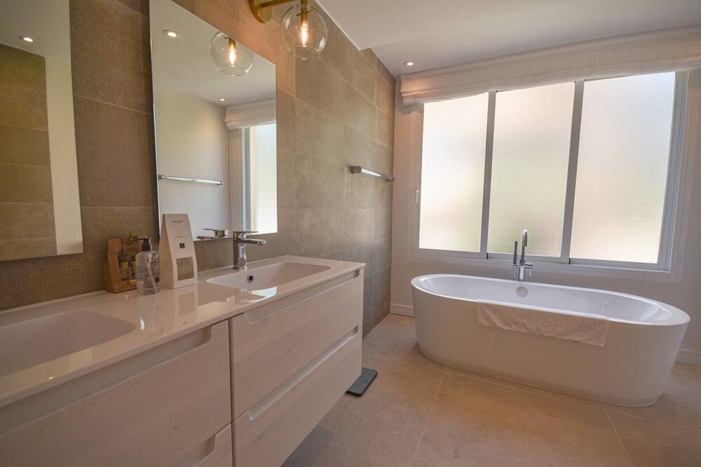 Photo of Bathroom in Elviria