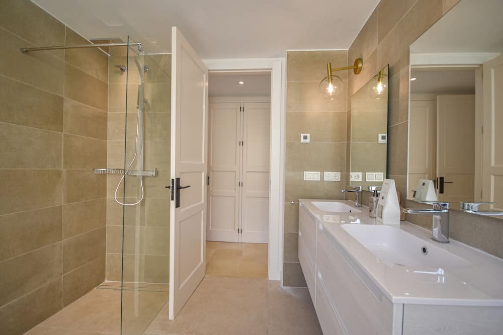 Photo of Bathroom in Elviria
