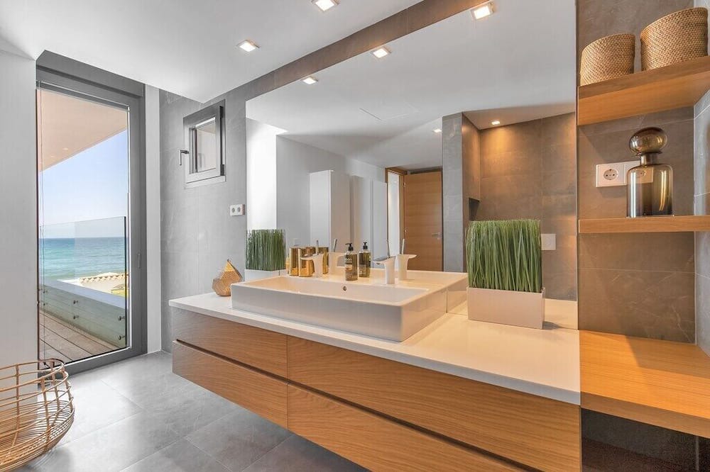Photo of Bathroom in Urbanizacion Costabella
