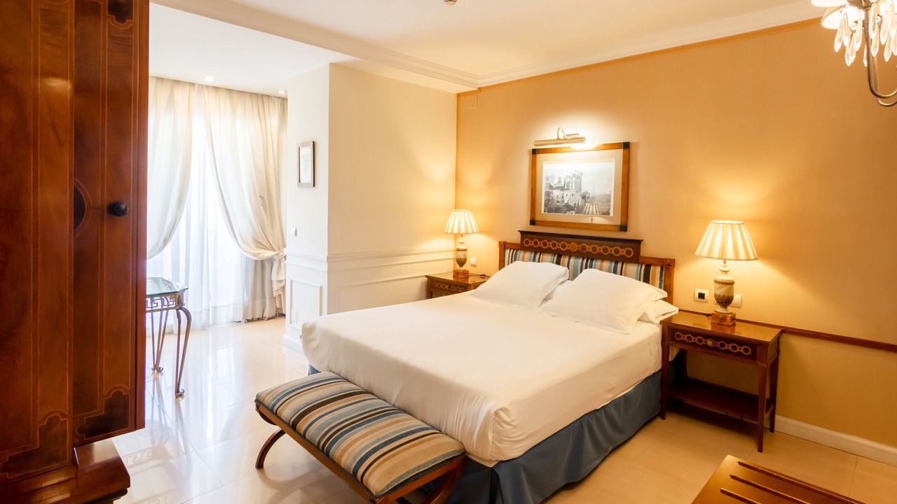 Photo of Bedroom in Golden Mile