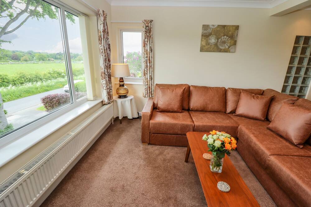 Photo of Livingroom in Scarborough