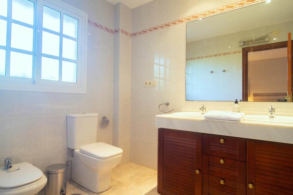 Photo of Bathroom in Carib Playa
