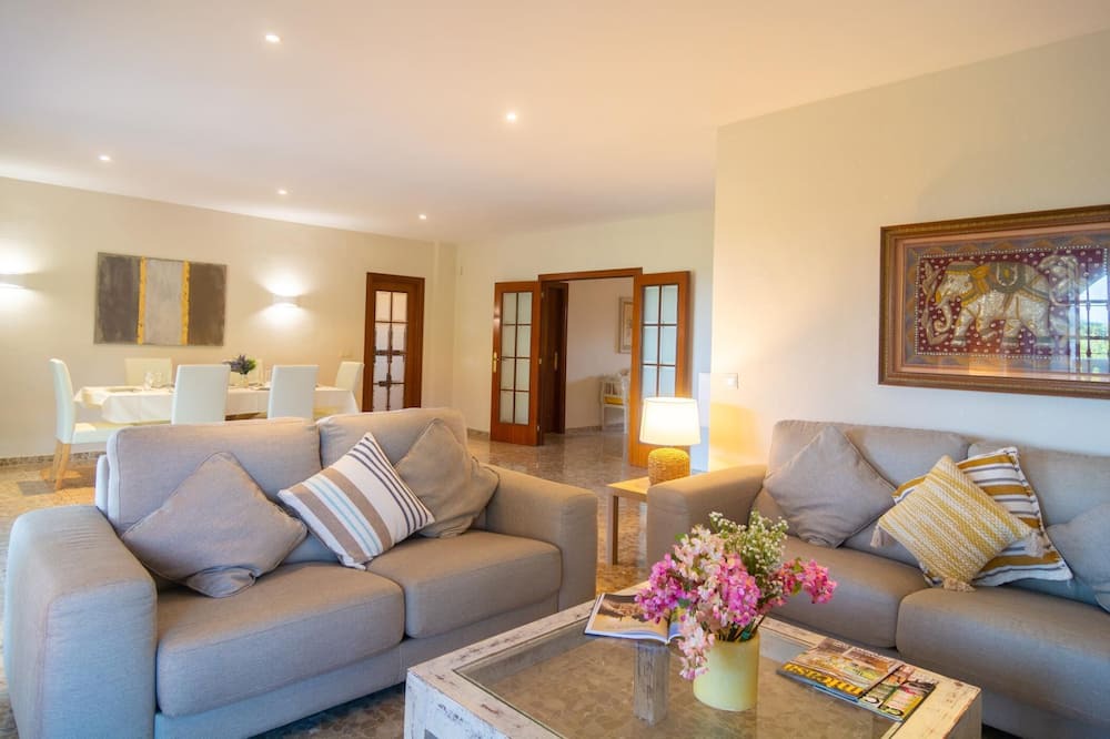 Photo of Livingroom in Carib Playa