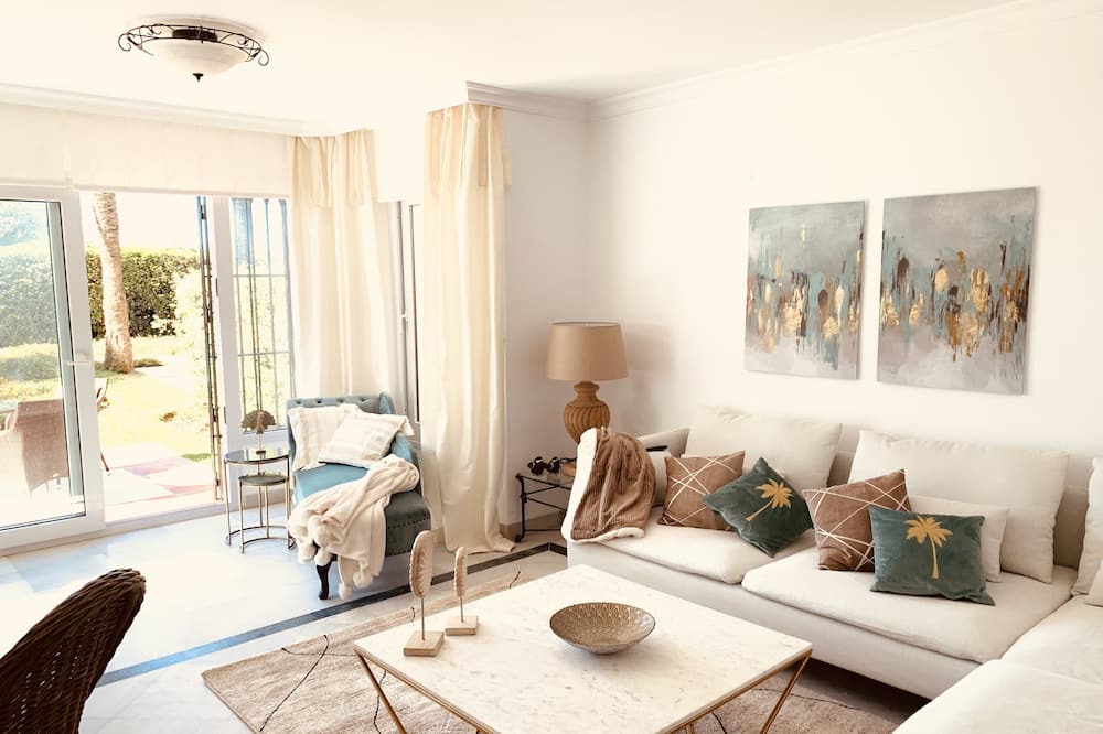 Photo of Livingroom in Nikki Beach