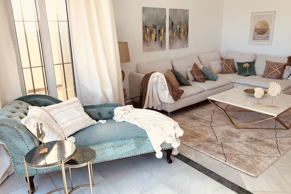 Photo of Livingroom in Nikki Beach