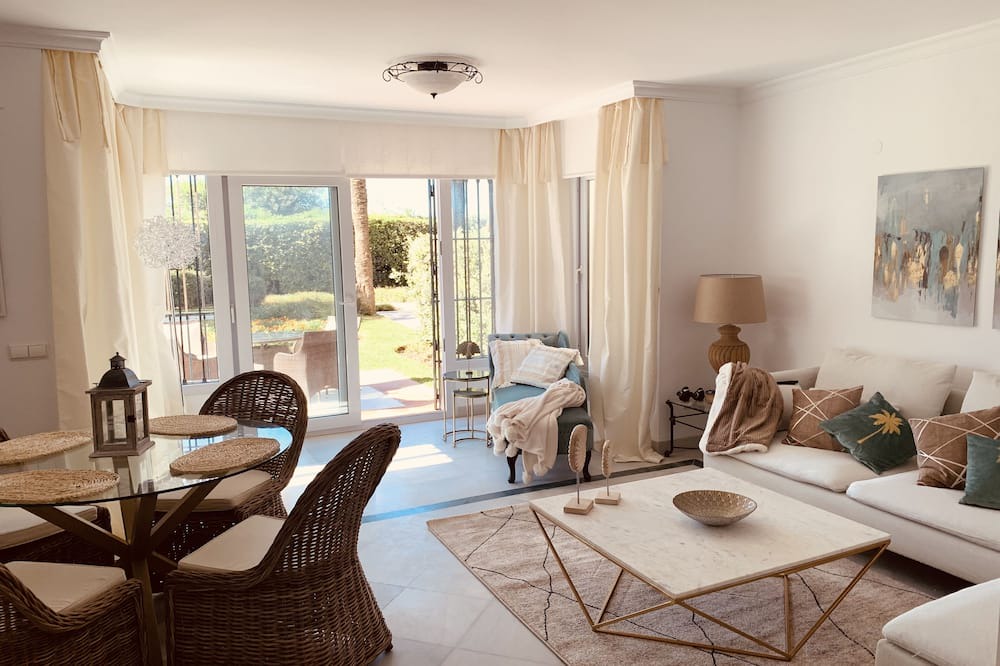 Photo of Livingroom in Nikki Beach