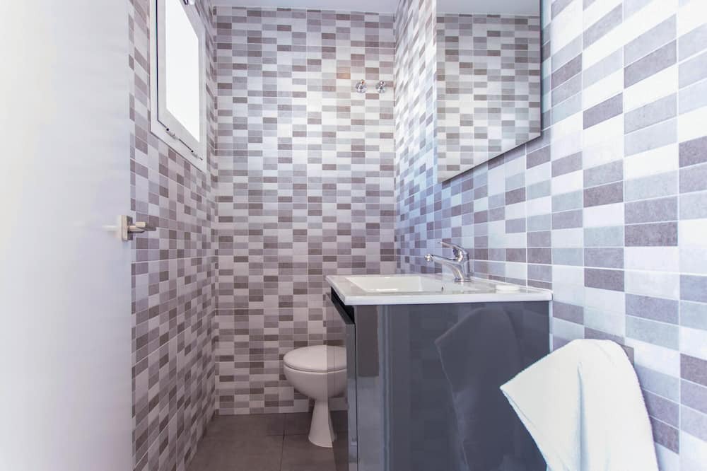 Photo of Bathroom in Urbanizacion Hacienda las Chapas