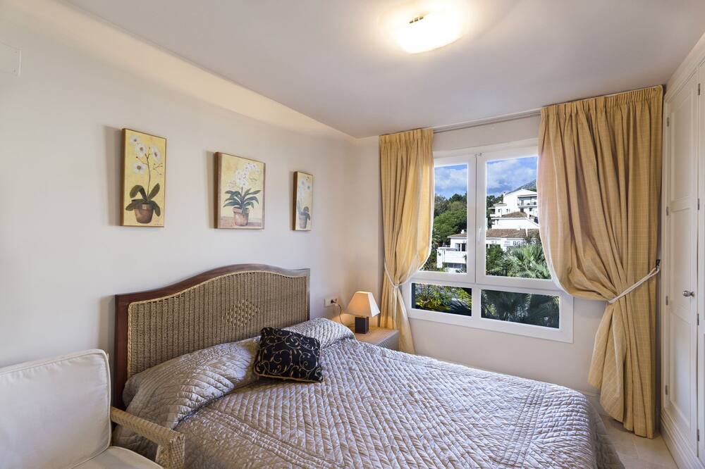Photo of Bedroom in Golden Mile