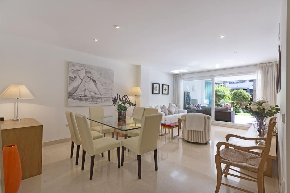 Photo of Livingroom in Golden Mile