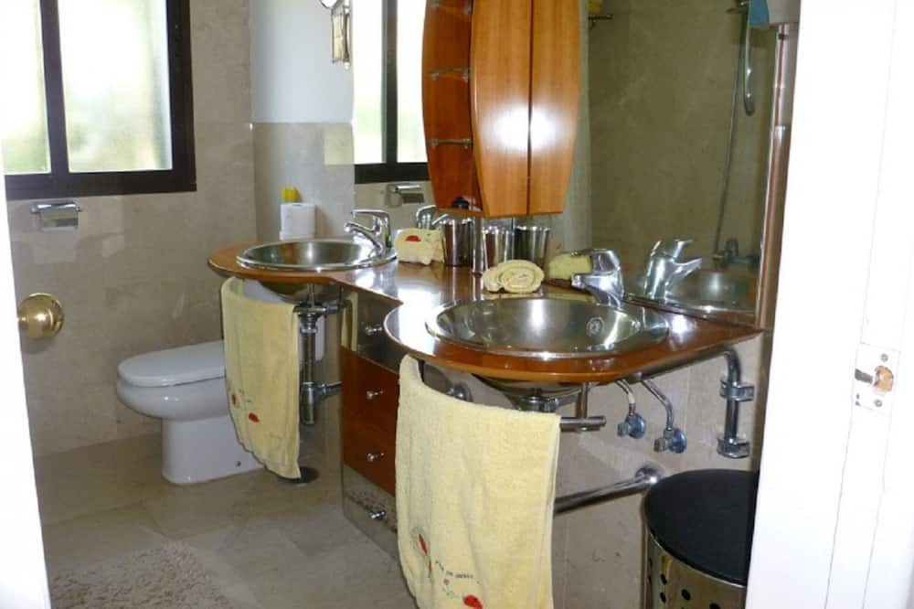 Photo of Bathroom in Urbanizacion el Rosario