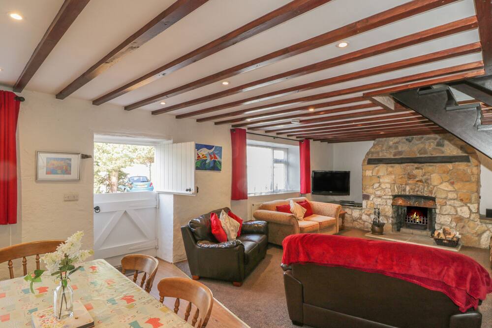 Photo of Livingroom in Scarborough