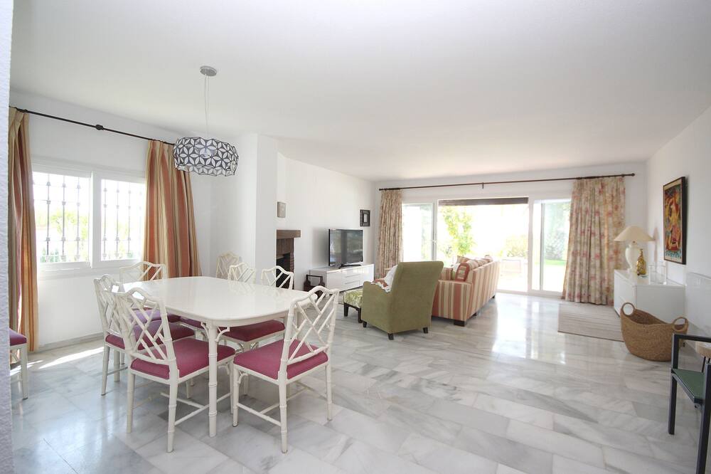 Photo of Livingroom in Elviria
