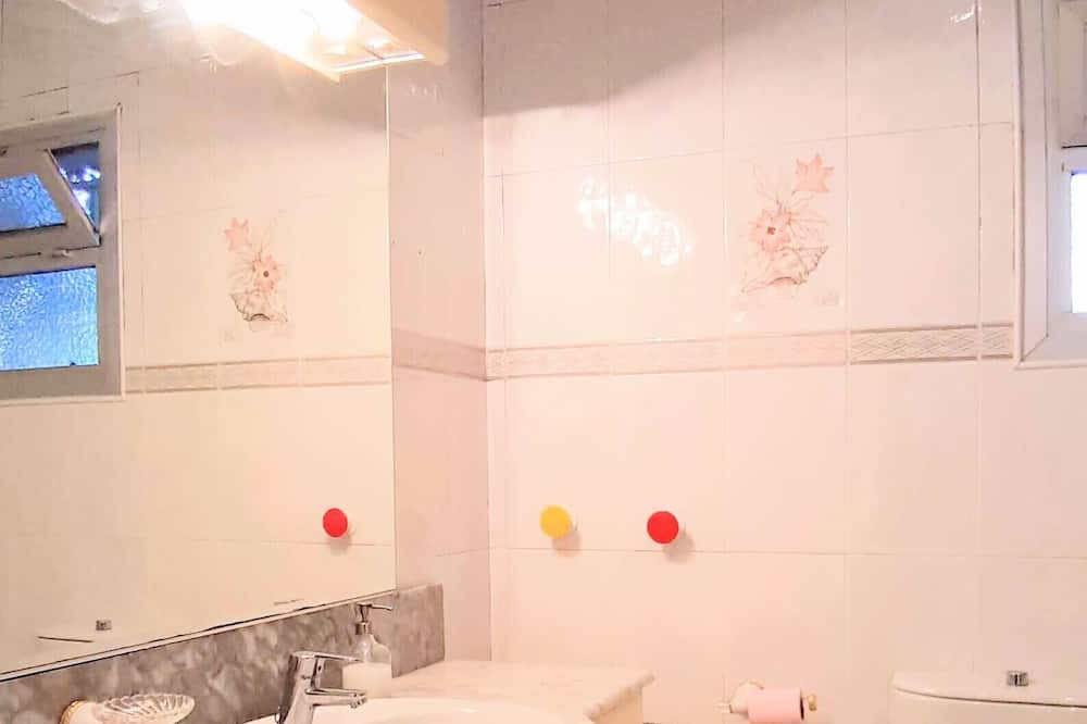Photo of Bathroom in Urbanizacion Marbessa
