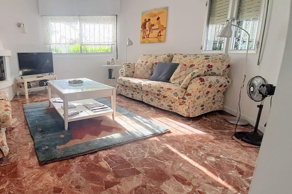 Photo of Livingroom in Urbanizacion Marbessa