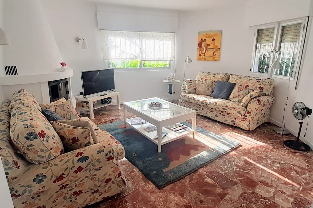 Photo of Livingroom in Urbanizacion Marbessa
