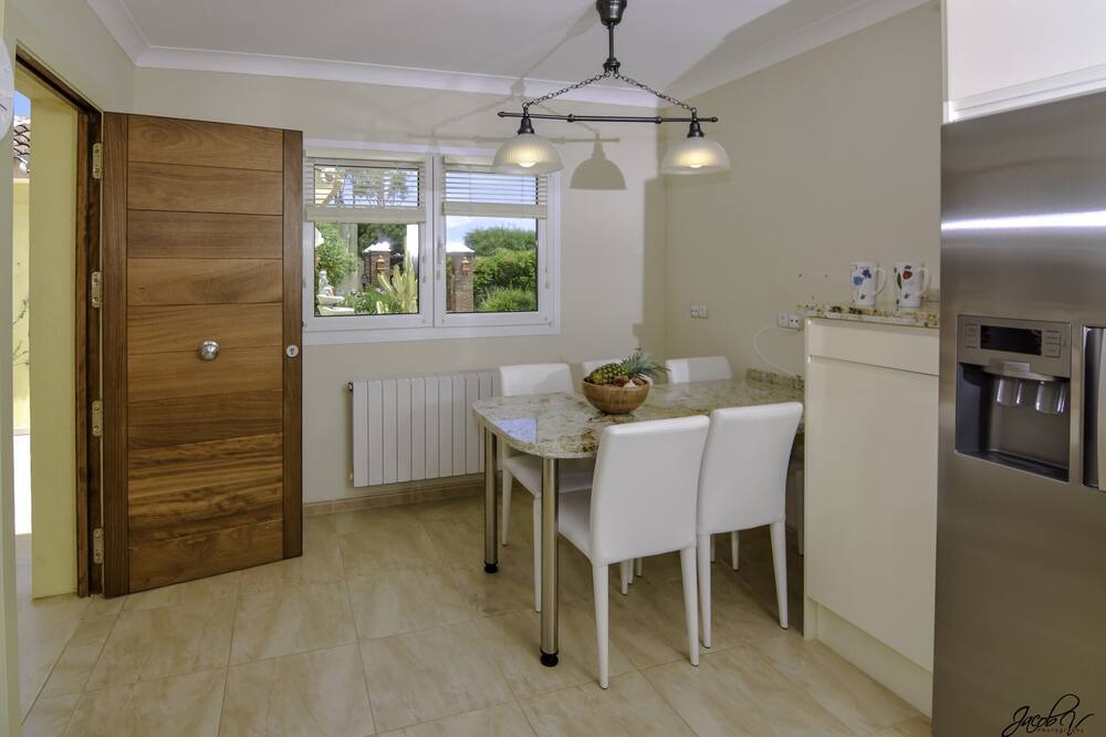 Photo of Livingroom in Urbanizacion Marbessa