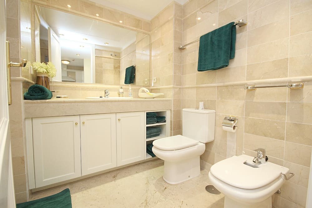 Photo of Bathroom in Elviria