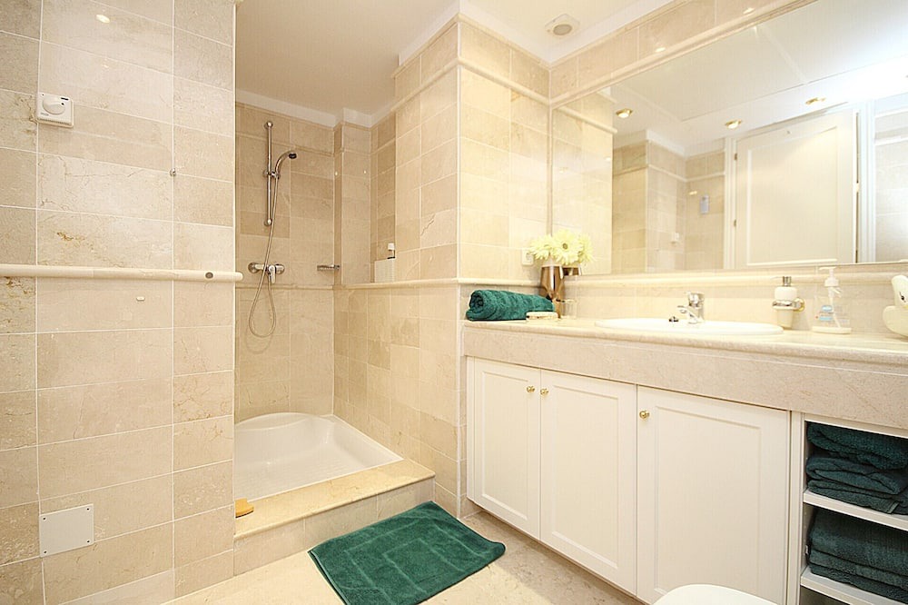 Photo of Bathroom in Elviria