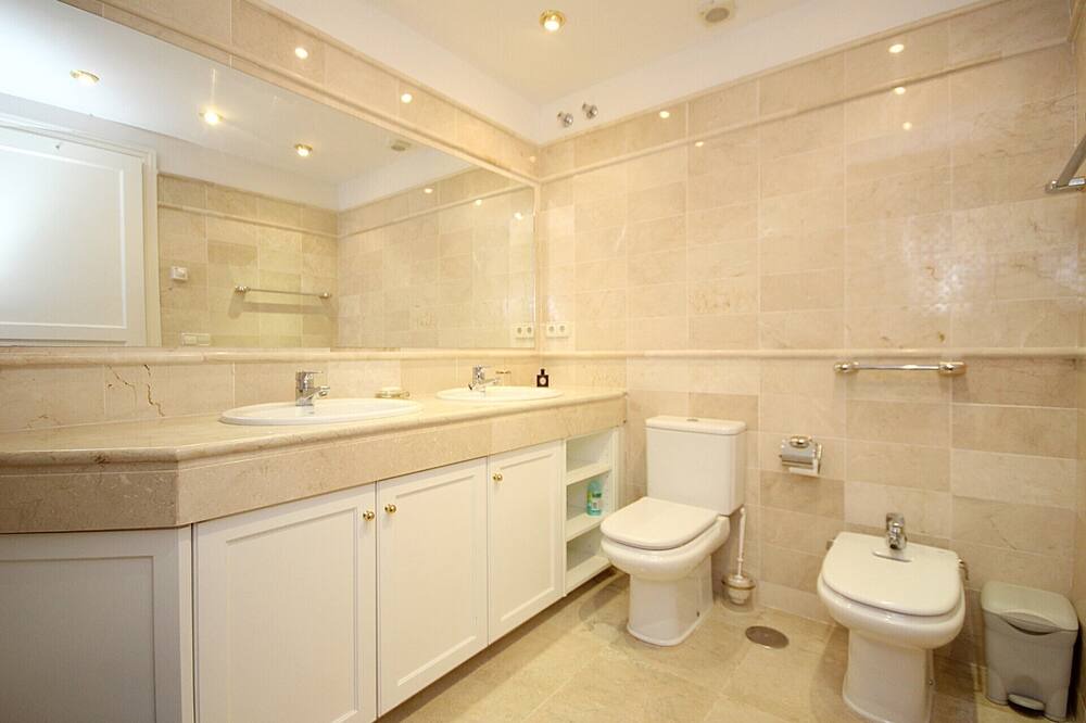Photo of Bathroom in Elviria