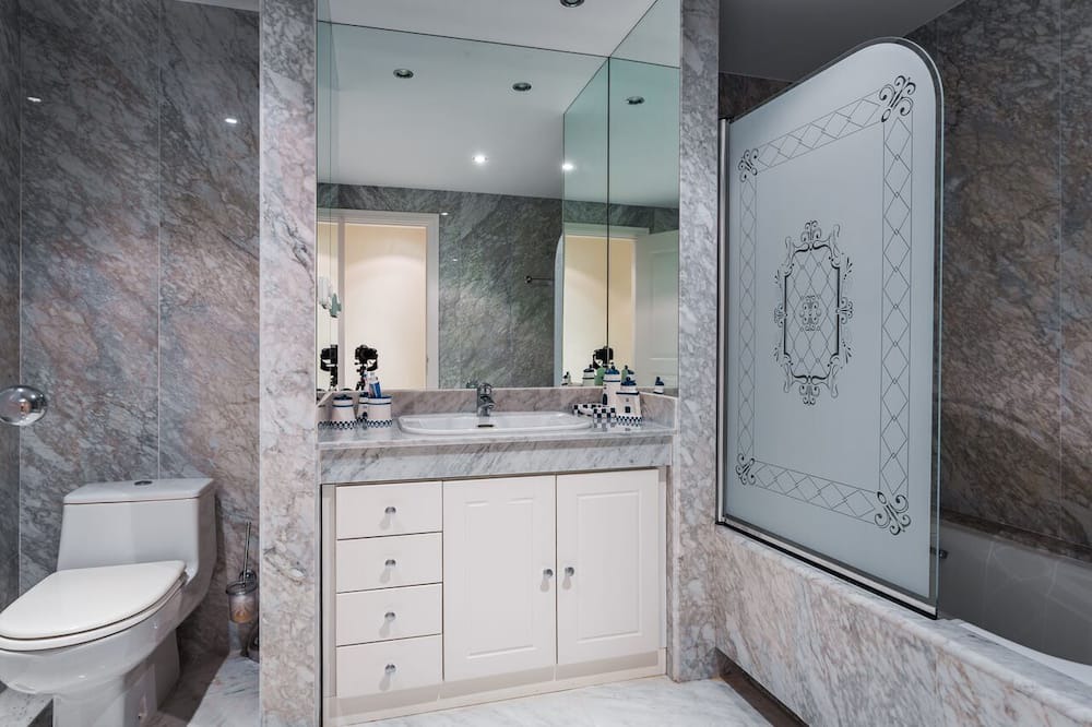 Photo of Bathroom in Puerto Banus