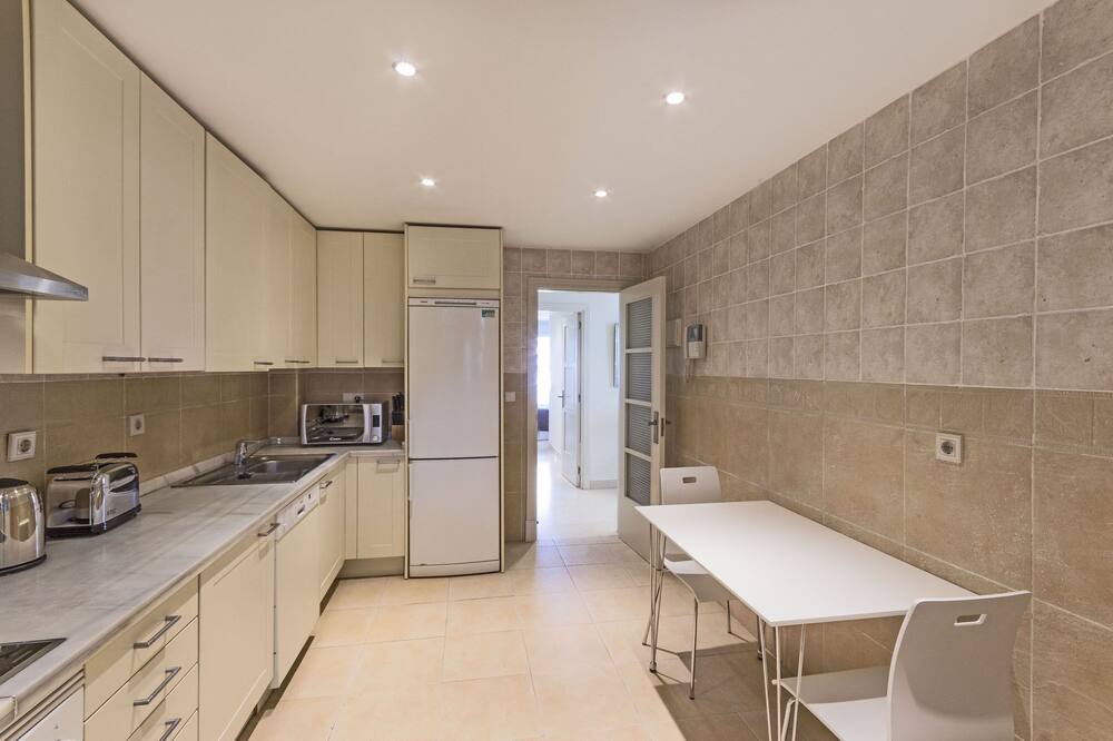 Photo of Kitchen in Golden Mile