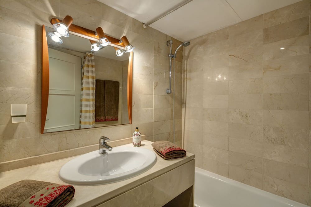 Photo of Bathroom in Golden Mile
