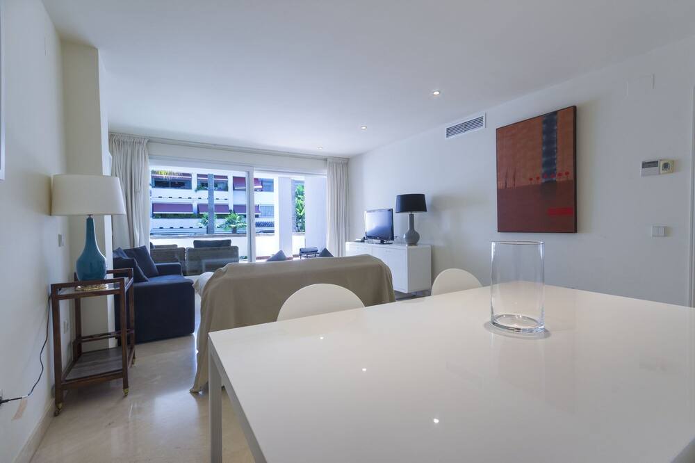 Photo of Livingroom in Golden Mile