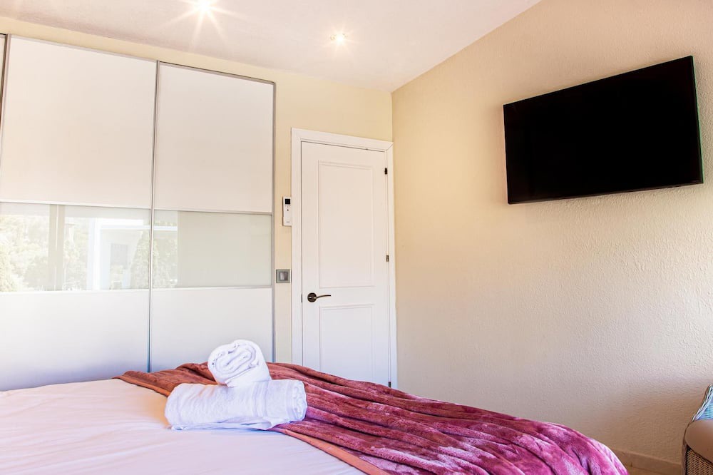 Photo of Bedroom in Golden Mile