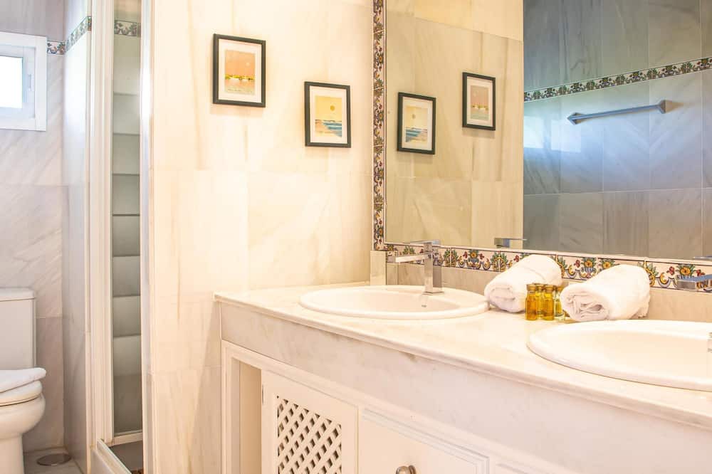Photo of Bathroom in Golden Mile