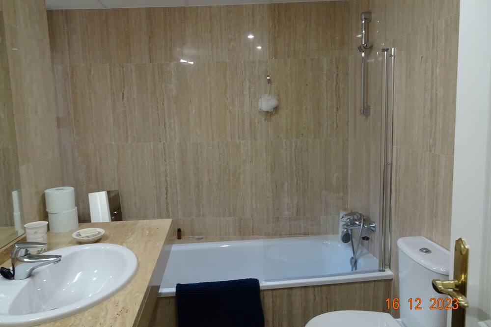Photo of Bathroom in Elviria