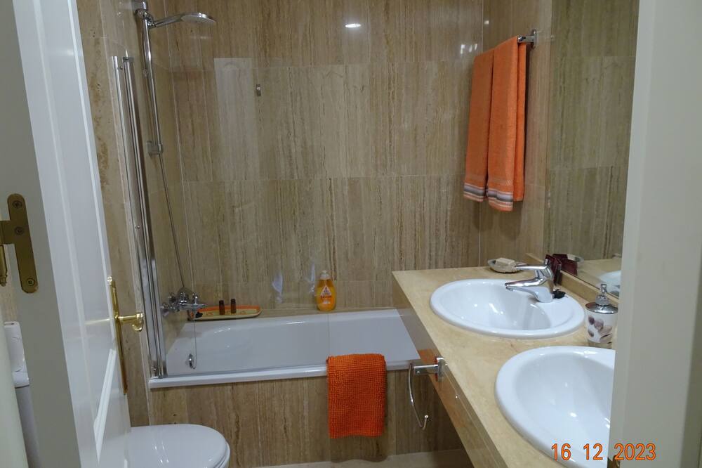 Photo of Bathroom in Elviria
