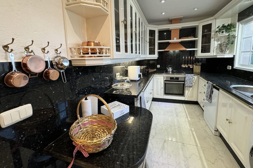 Photo of Kitchen in Urbanizacion Costabella