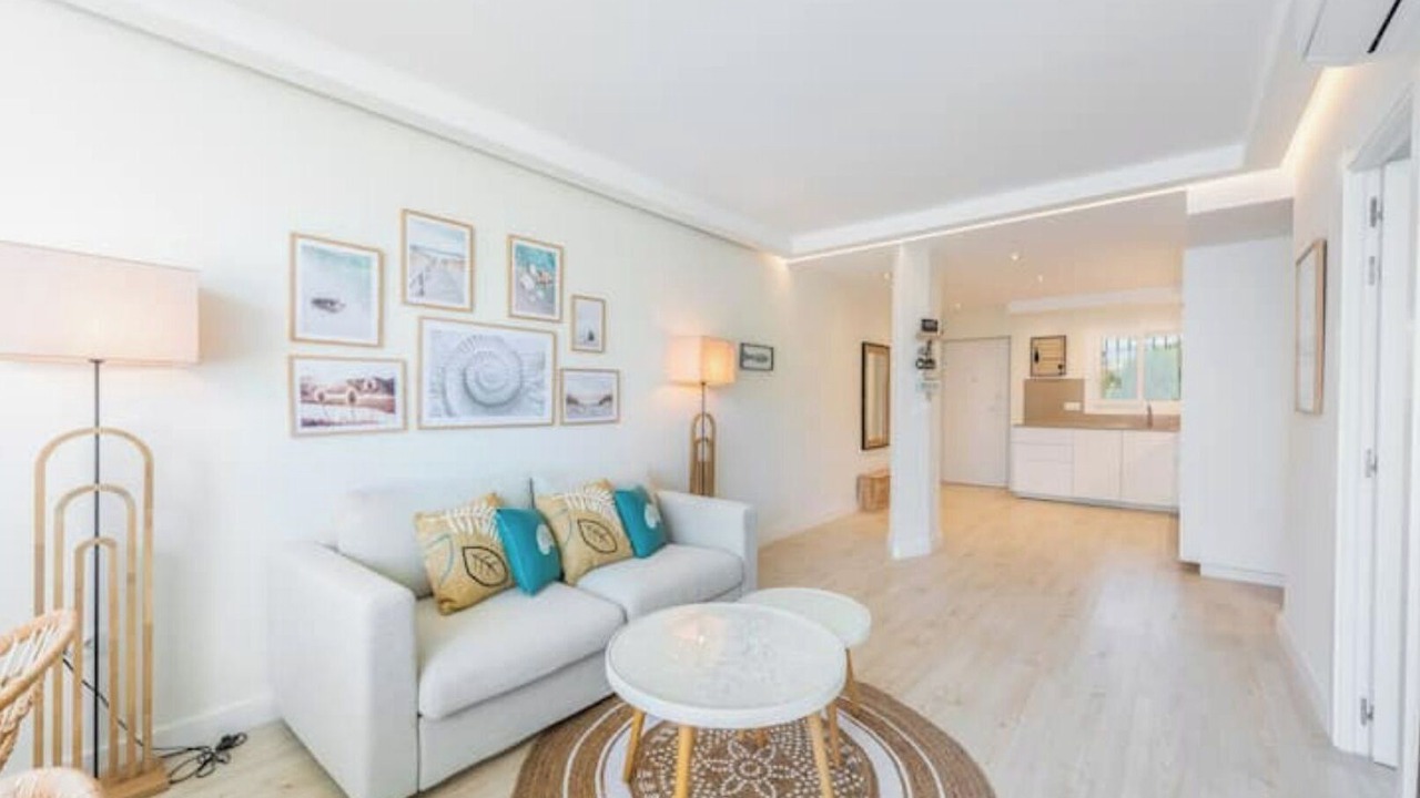 Photo of Livingroom in Golden Mile
