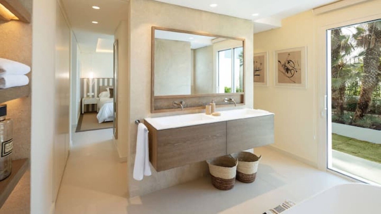 Photo of Bathroom in Golden Mile